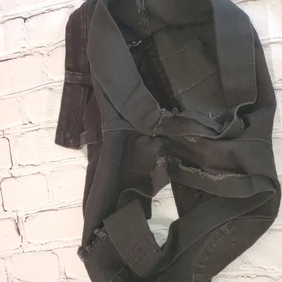 Shorts, color Distressed black, YMI, size 13, stretch material - Picture 6 of 6